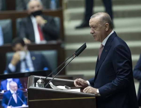 son-dakika-ak-parti-grup-toplantisi-baskan-erdogandan-onemli-aciklamalar-1626254631836.jpg Son dakika: AK Parti Grup Toplantısı | Başkan Erdoğan'dan 2023 mesajı: Bu yola kararlı bir şekilde çıktık - 3