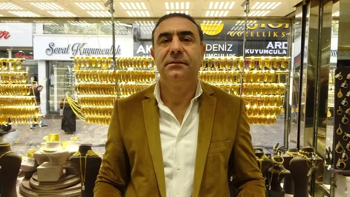 doviz-yatirimcilari-yon-mu-degistirdi-guvenli-liman-altin-yine-rekorlar-kiriyor-1760988517975.jpg FOTOĞRAF: İHA