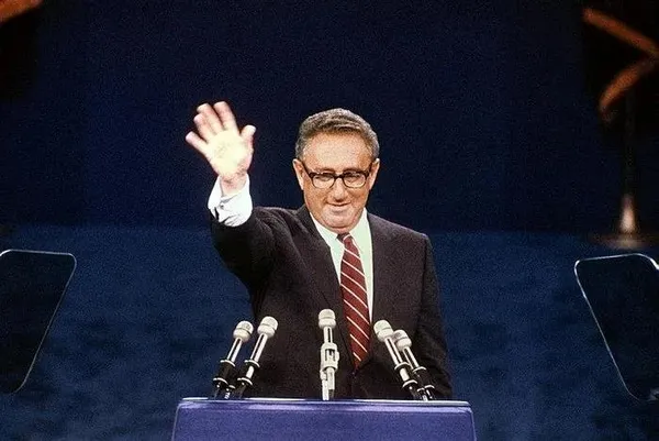 abd-eski-disisleri-bakani-henry-kissinger-100-yasinda-oldu-1701322971211.jpeg ABD eski Dışişleri Bakanı Henry Kissinger, 100 yaşında öldü - 5