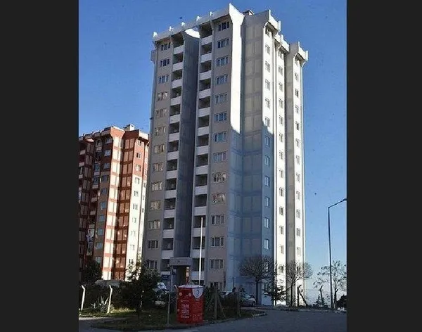 CHP’li Tunç Soyer İzmir Büyükşehir Belediyesi’ni iflasa sürüklüyor! Belediye borç batağında | Alacaklara karşılık daire