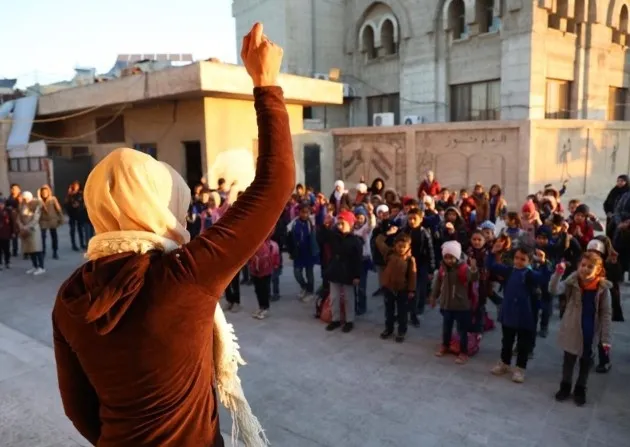 suriyede-yeni-yonetimin-isleyisi-nasil-olacak-hts-yetkililerinden-bir-bir-aciklama-1735027928014.jpg Esad rejiminin düşmesinin ardından Suriye'de okullar yeniden eğitim öğretime başladı (AA)