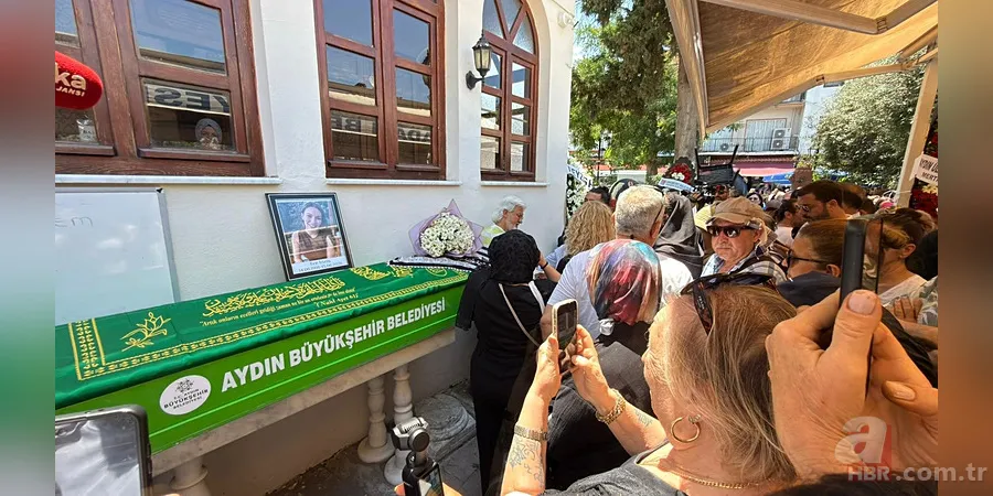 Ece İrtem son yolculuğuna uğurlandı! Cenaze törenindeki görüntülere Deniz Seki'den tepki 8