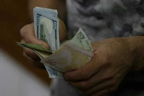 bddkdan-kredilere-yonelik-yeni-kararlar-madde-madde-aciklandi-1656272283933.jpg BDDK'dan kredilere yönelik yeni kararlar! Madde madde açıklandı - 8