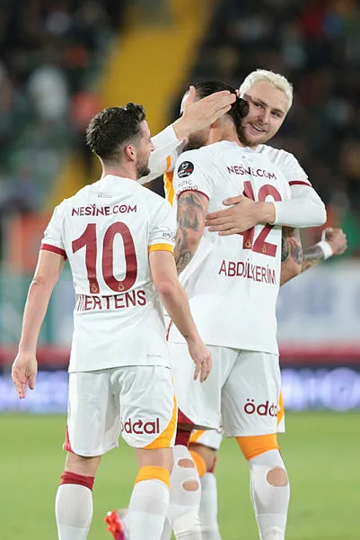 lider-galatasaray-doludizgin-alanyaspor-1-4-galatasaray-mac-sonucu-1681846894913.jpg Lider Galatasaray doludizgin! Alanyaspor 1-4 Galatasaray (MAÇ SONUCU) - 3