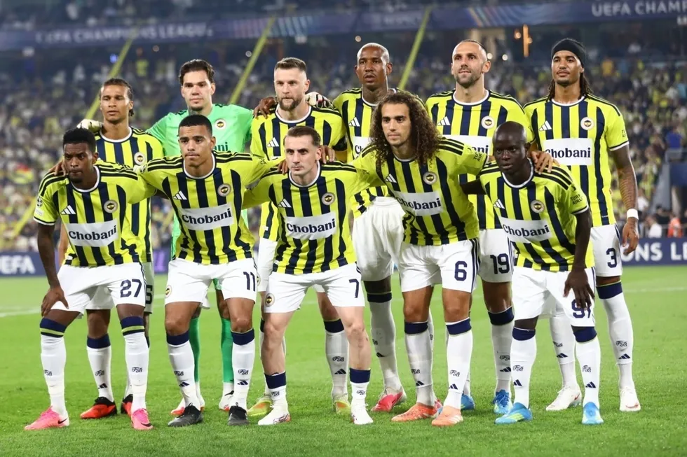 1789025391905.jpg Fenerbahçe Roma maçıyla Şampiyonlar Ligi'ne 18 yıl sonra geri dönüyor: Maç saat kaçta hangi kanalda? - 2