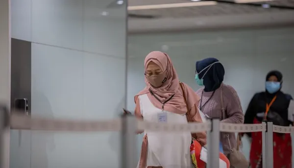 Umre ziyaretleri 8 ay sonra yeniden başladı: İlk kafile Cidde’ye vardı