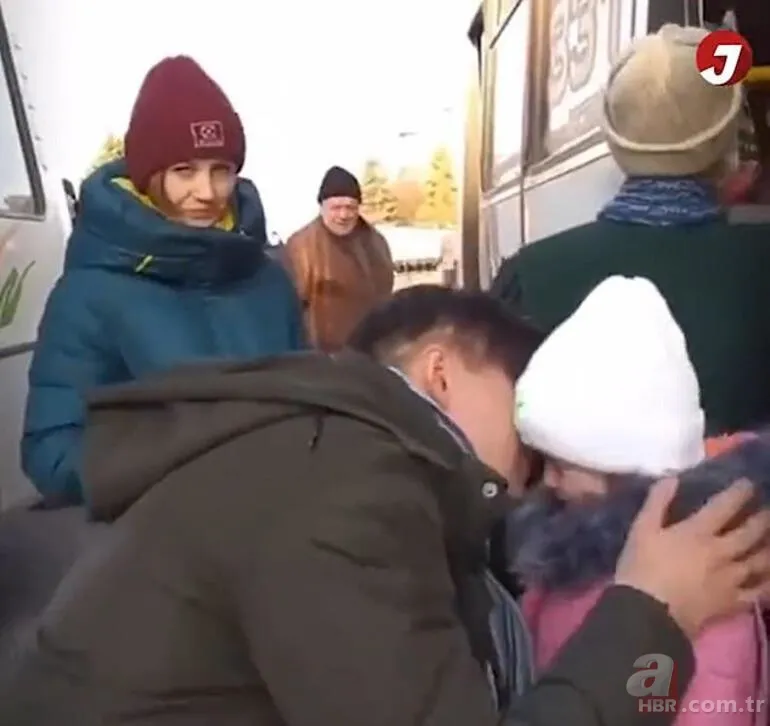 Yürek burkan görüntü! Baba ile kızı böyle vedalaştı | Rusya Ukrayna savaşında sosyal medyayı sallayan kare 3