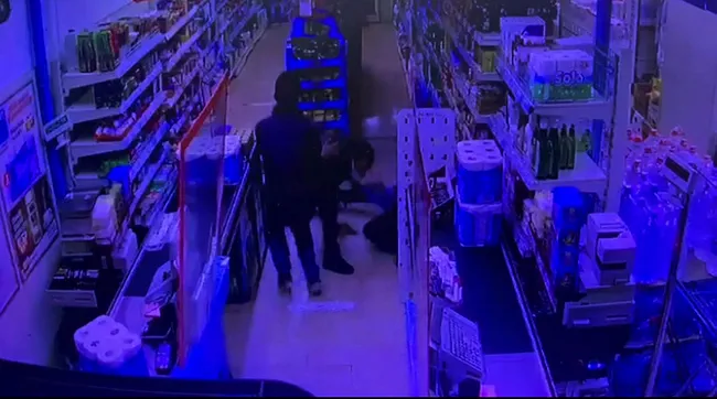 Diyarbakır’da alışverişe markete giden vatandaş silahlı soygunu önledi - 3