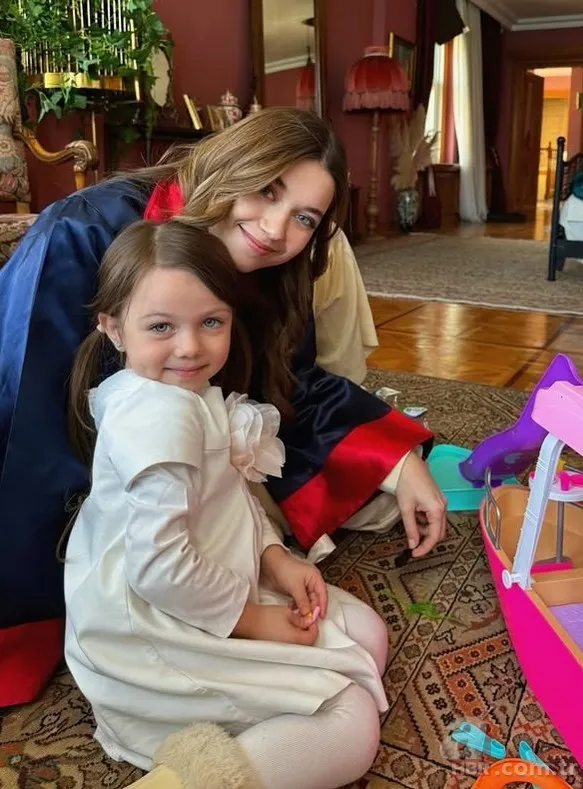 Kardeşi olsa bu kadar benzemez! Aynadaki Yabancı'nın Leyla'sı Afra Saraçoğlu'nun kopyası çıktı 6