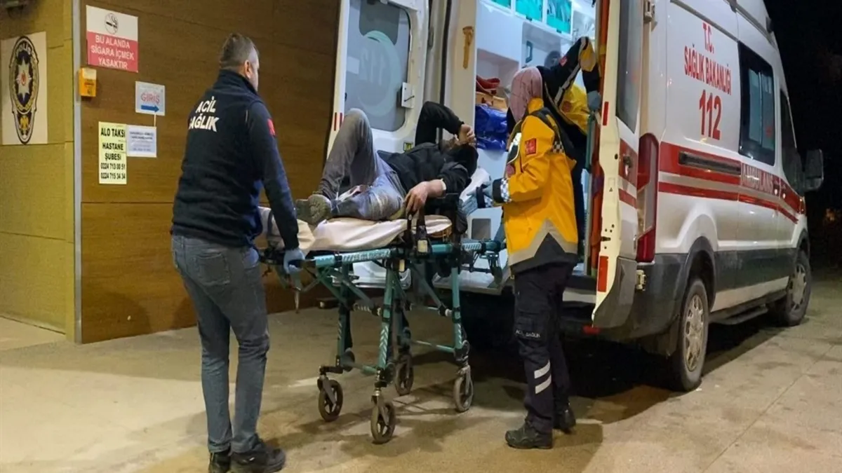 Yolda karşılaştığı husumetlisi bacağından vurdu