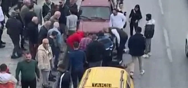 İzmir’de trafikte tartışma silahlı kavgaya döndü! 1’i ağır 2 yaralı