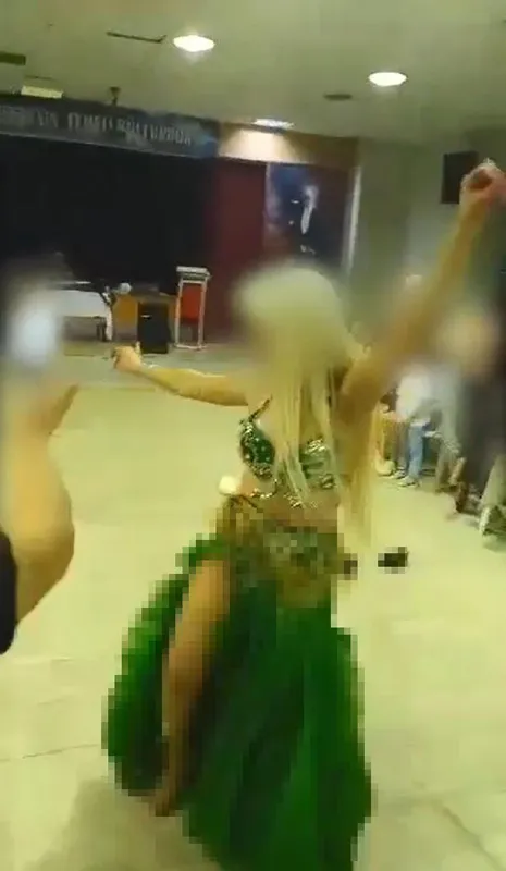 Son dakika: Bursa'da ilkokulda skandal görüntüler: Dansözlü kutlama! Müdür görevden uzaklaştırıldı - 1
