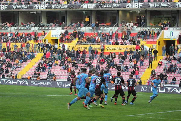 Kayserispor - Fatih Karagümrük: 2-1 Kayserispor 4 hafta sonra kazandı