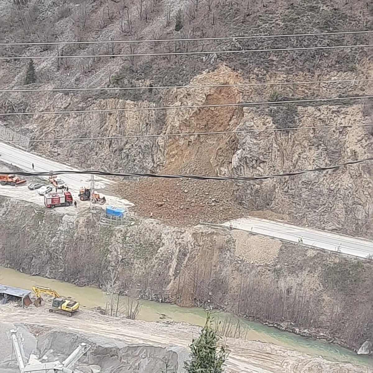 Gümüşhane-Giresun karayoluna dikkat: Heyelan nedeniyle kapandı