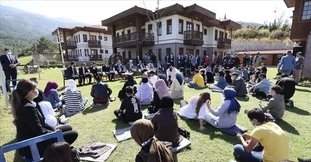 Başkan Erdoğan Manisa'daki gençlere telefonla seslendi: Bunları ihmal etmeden yolculuğa devam... - 3