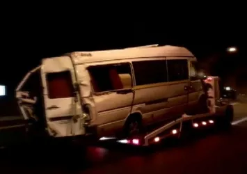 Tarım işçilerini taşıyan minibüs kaza yaptı