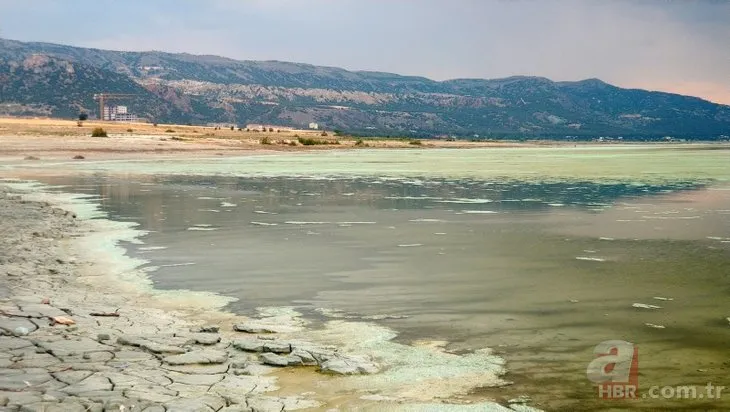Endişe veren görüntü! Burdur Gölü'nün rengi değişti