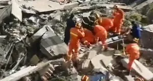 Otel çöktü: 1 ölü 10 kayıp