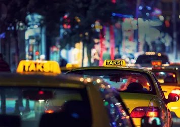 Korsan taksiciler sınır tanımıyor! Aylık 15 bin liralık gelir! Nasıl bu kadar büyüdüler?