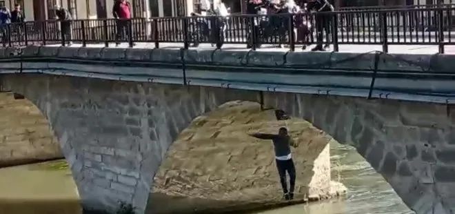 Amasya’da depresyona giren adam köprüden atladı! O anlar kamerada
