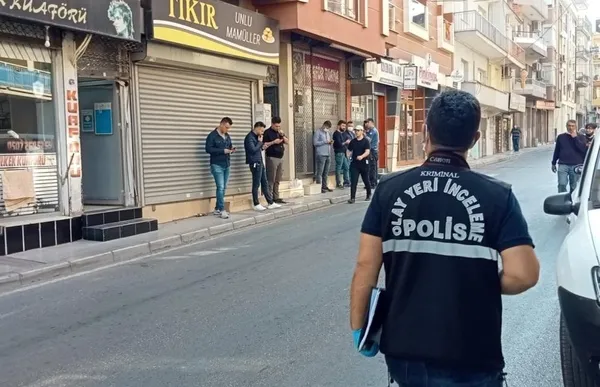 sevgili-olma-teklifini-reddedince-once-kizi-sonra-kendini-oldurdu-1633951947880.jpg Sevgili olma teklifini reddedince önce kızı sonra kendini öldürdü - 4