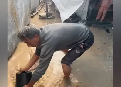 Gazze’de çadırları su bastı