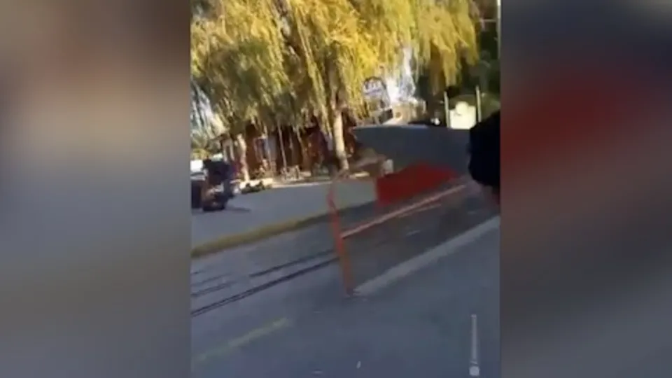 Eskişehir’de akılalmaz olay! Bilgisayar oyunundan etkilendi: Dehşet saçtı! Maske ve çelik yelekle çıktığı sokakta önüne gelene saldırdı | İşte o korku dolu anlar...