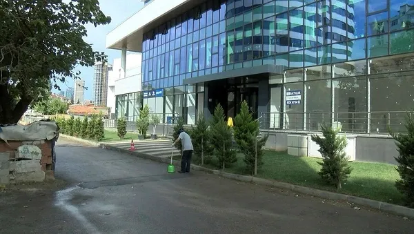 kartalda-sir-intihar-genc-avukat-11-kattan-atladi-1696070530428.jpeg Kartal'da sır intihar! Genç avukat 11. kattan atladı - 1