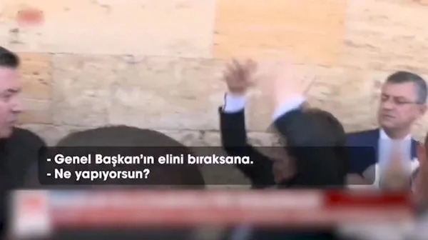 1694284358744.jpg Diktatör Kemal! Elini sıkmak isteyen CHP Belediye Başkanı Arslan Kılıçdaroğlu'nun korumaları tarafından tartaklandı - 2