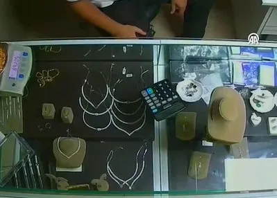 Sahte altınla dolandırıcılığa ilişkin 3 şüpheli gözaltına alındı