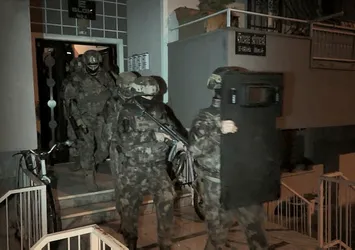 FETÖ'nun "gaygubet evlerine" operasyon