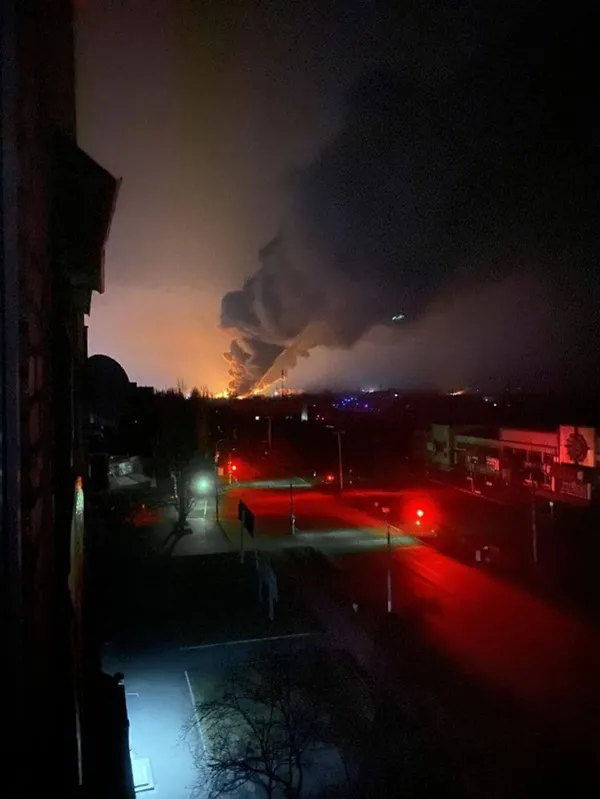 rusyanin-saldirilarinda-3-gun-gece-boyu-devam-etti-kievde-siddetli-catisma-1645852864715.jpg Rusya'nın saldırılarında 3. gün | Kiev'de sokağa çıkma yasağı: Uymayanlar düşman sayılacak - 4