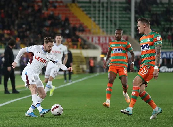 Fırtına farklı mağlup! Alanyaspor evinde ağırladığı Trabzonspor’u mağlup etti | İşte maçta yaşananlar...