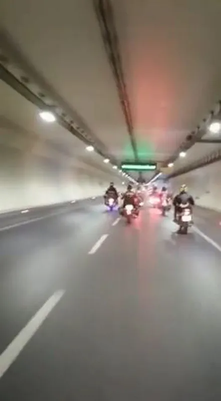 Avrasya Tüneli’nde yeni dönem! İlk geçen motosikletliler o anları kaydetti