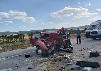 Kütahya'da iki otomobil kafa kafaya çarpıştı! İki kişi öldü iki kişi yaralandı