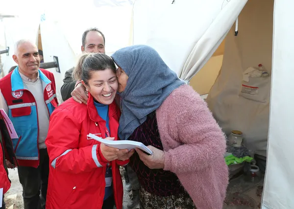 1677934446249.jpg Asrın felaketinde milletin yanında! Türk Kızılay’ın deprem bölgesine yardımları sürüyor - 4