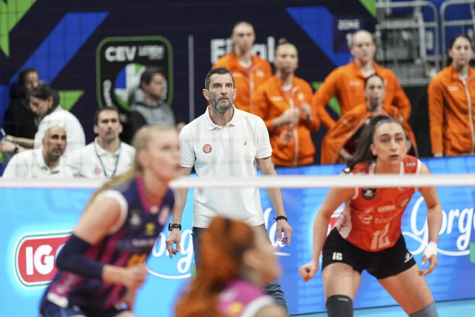 cev-sampiyonlar-liginde-finalin-adi-belli-oldu-vakifbank-ile-eczacibasi-karsi-karsiya-gelecek-1777751846765.jpg Fotoğraf (AA)