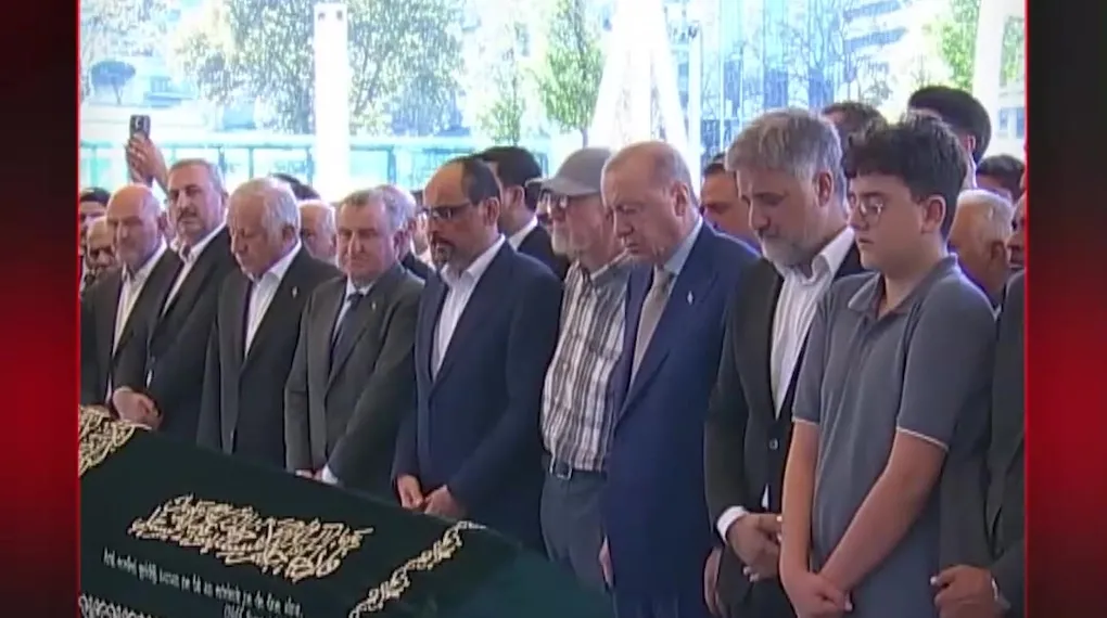 BAŞKAN ERDOĞAN CENAZEDE SAF TUTTU