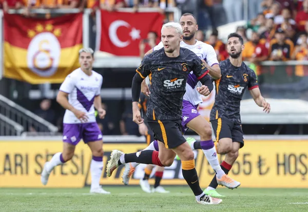 galatasarayda-bir-ayrilik-daha-kapida-marcaoya-takim-arkadasi-olacak-1659550731569.jpg Galatasaray'da bir ayrılık daha kapıda! Marcao'ya takım arkadaşı olacak - 2