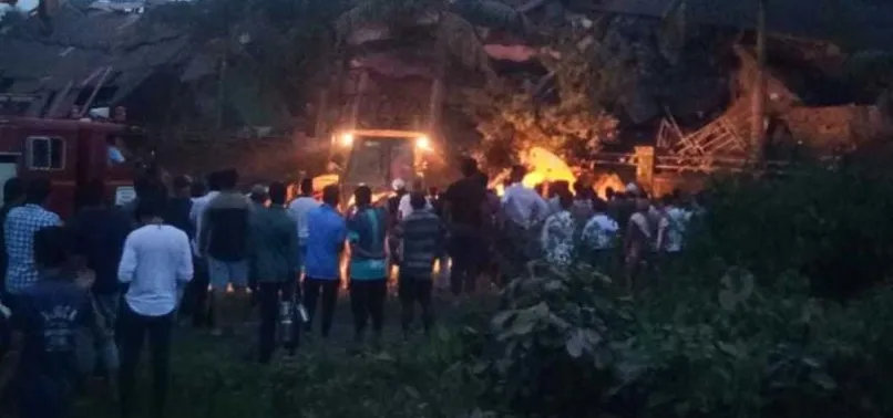 Son dakika: Hindistan'da bina çöktü! 50 kişi...