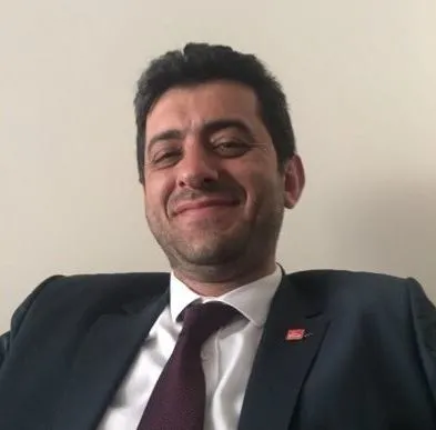 chpli-vahap-secerin-kardesinden-ozgur-ozelin-kasasina-250-bin-tl-1785578278137.jpg CHP'li Vahap Seçer'in kardeşinden Özgür Özel'in "kasasına" 250 bin TL - 2
