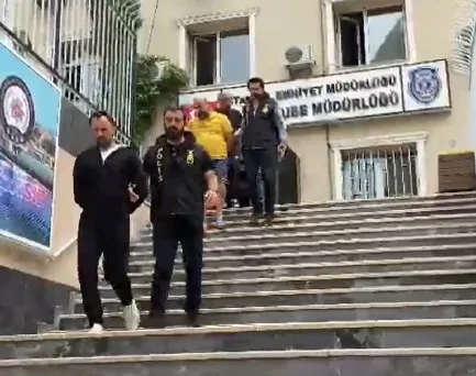 kripto-para-uretiminde-kullanilan-ekran-kartini-caldilar-25-milyonluk-soygun-kamerada-1653207448478.jpg Kripto para üretiminde kullanılan ekran kartını çaldılar! 2.5 milyonluk soygun kamerada - 4