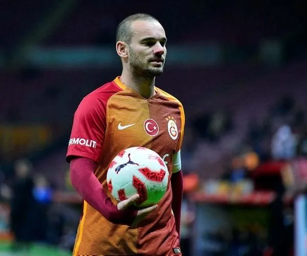 Wesley Sneijder yolcu!