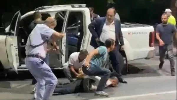 1694613664633.jpeg Yurt dışına kaçarken yakalanmıştı! Ayhan Bora Kaplan hakkında yeni detaylar ortaya çıktı! İlk kaydı 2007'de... Sünnet düğününde 45 milyonluk takı - 6