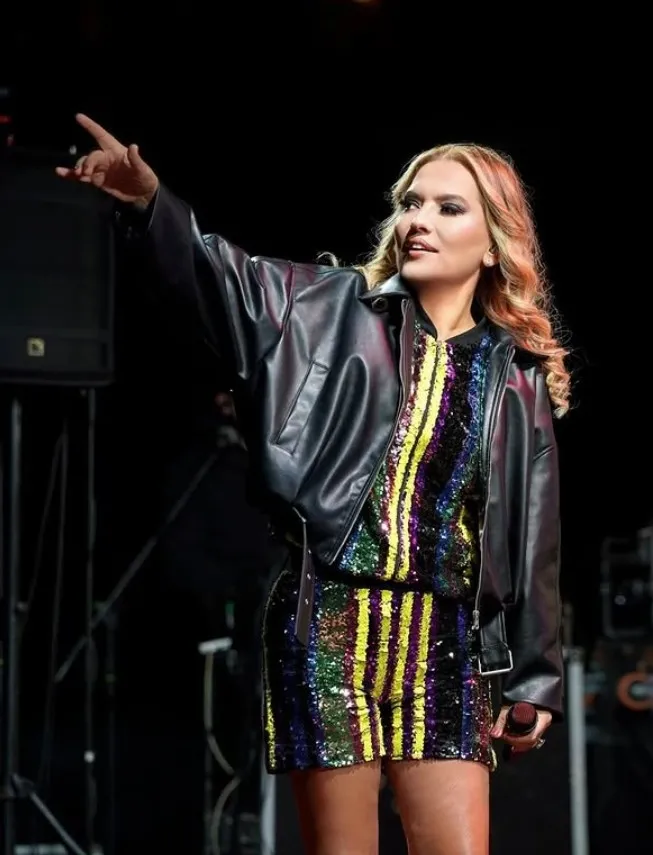 1783428255089.jpg Demet Akalın yoğun konser temposunda frene bastı - 2