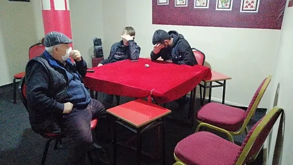 Kahramanmaraş’ta kumar baskını! Perdenin arkasına saklandılar - 3