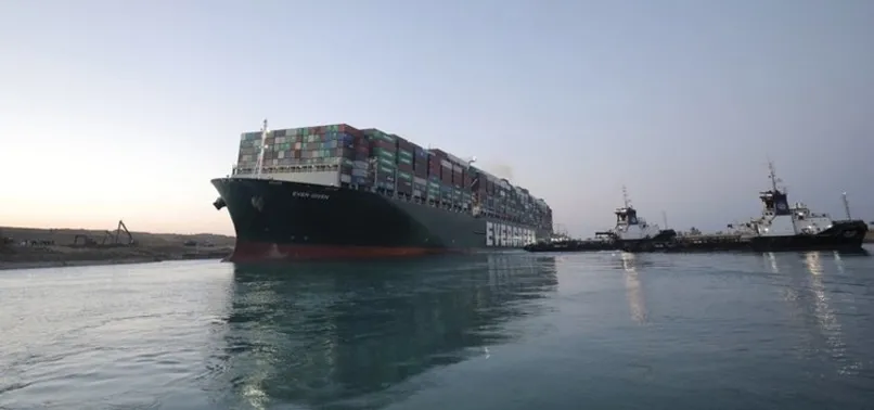 Son dakika: Süveyş kanalı tamamen trafiğe açıldı! Karaya oturan gemi hareket etti