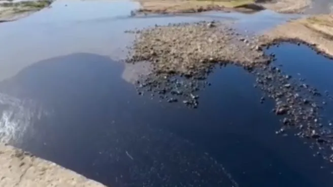 Diyarbakır’da ham petrol sulama kanalına karıştı