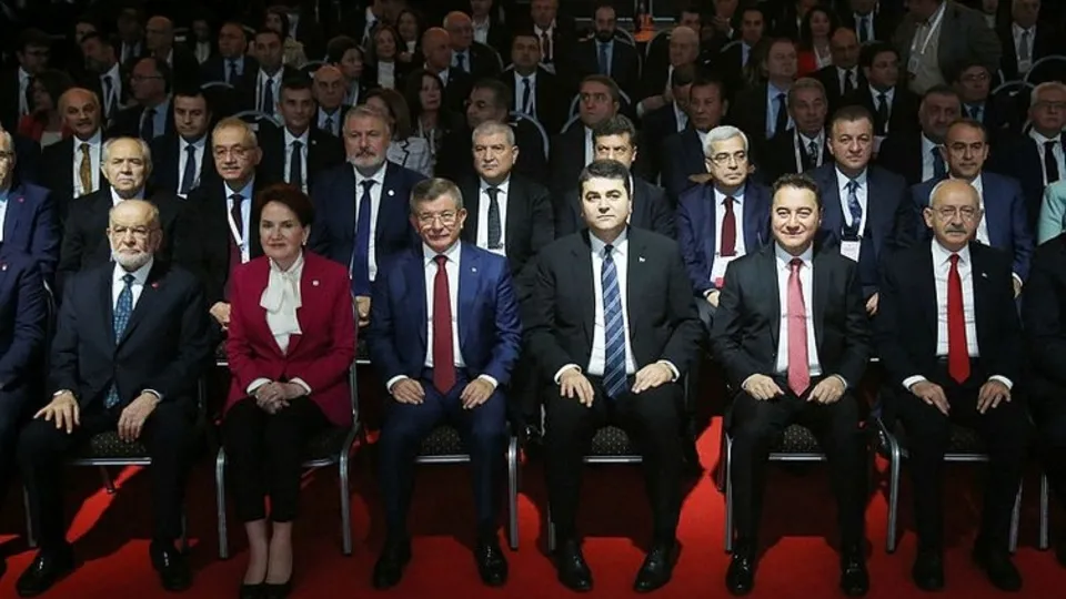7'li koalisyondan ihanet vaadi: Batı'ya anahtar teslim ülke