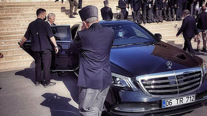 CHP'li Mansur Yavaş'ın 'halkın adamı' algısı çöktü! 'Makam araçlarını sattım kullanmıyorum' demişti lüks araçla görüntülendi - 1